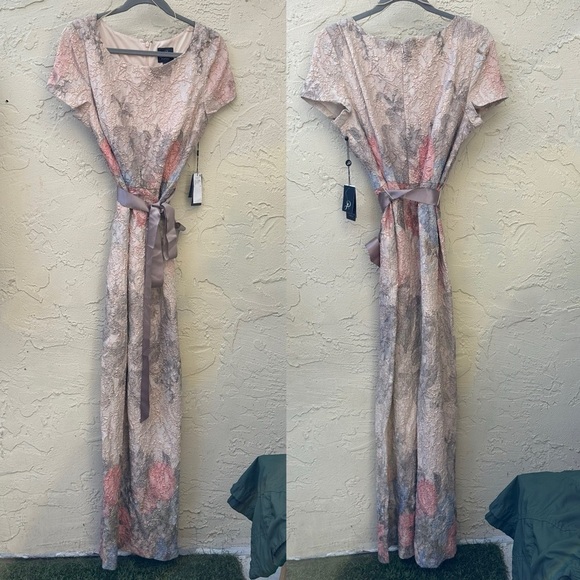 NWT Adrianna Papell Floral Matelassé Column Gown 12 - Picture 3 of 4